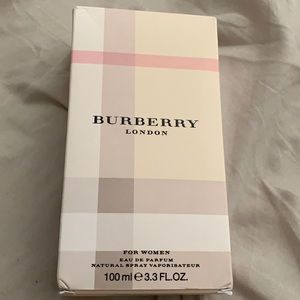 Women burberry london new 3.3oz
